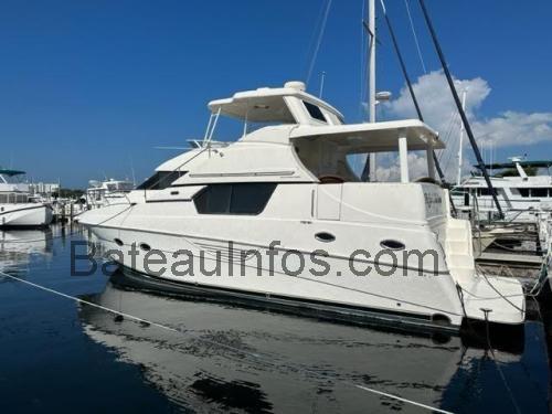 Silverton 453 Motor Yacht fiche technique et avis